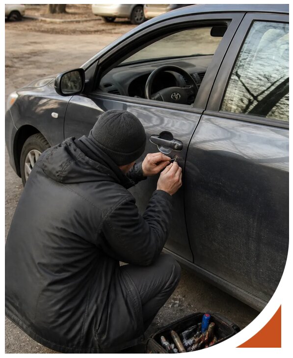 Профессиональное вскрытие автомобиля Тойота без повреждений в Рассказове
